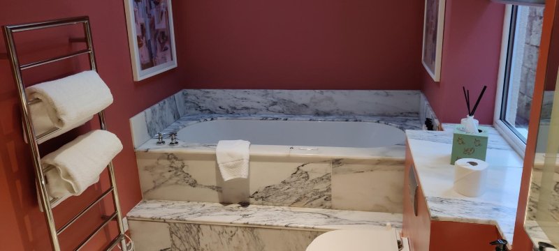 The Bird, Bath-浴室