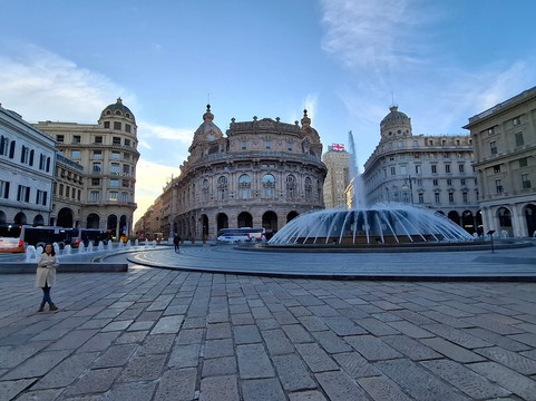Piazza Raffaele De Ferrari-热那亚必去景点