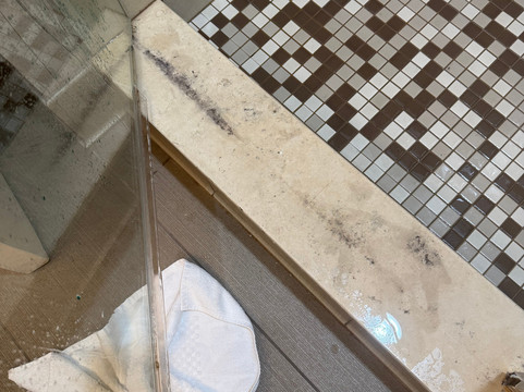 劳伦斯希尔顿逸林酒店主图