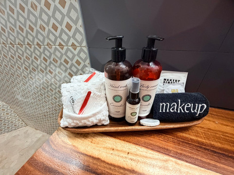 艾玛露精品酒店主图