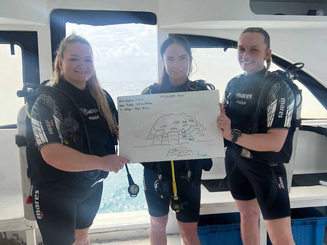 Amphibuzz Dive-Thulusdhoo Island必去景点