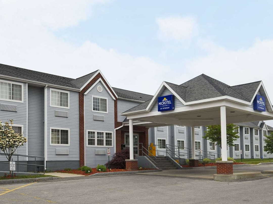 鲍德温斯维尔-锡拉丘兹麦客达套房酒店