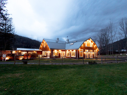 Full Moon Resort主图