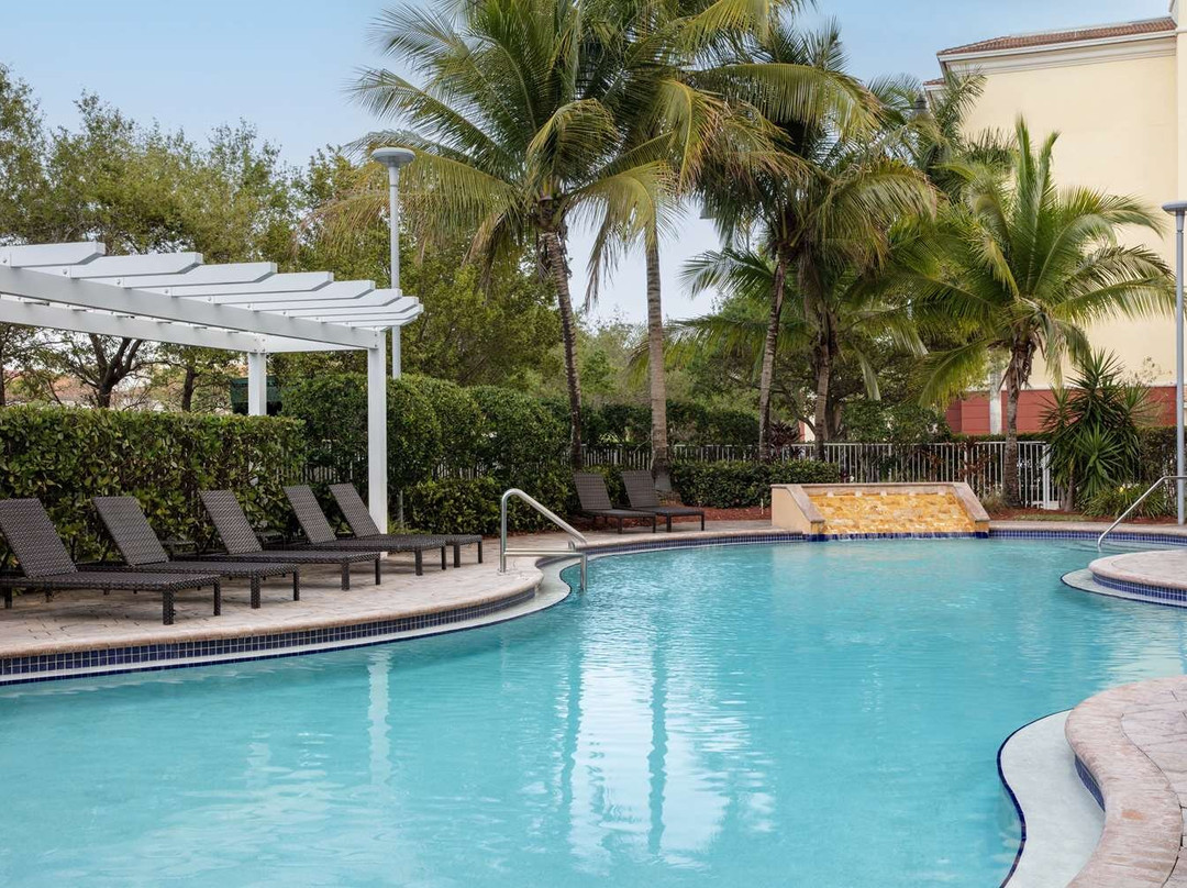 霍姆斯特德迈阿密南欢朋套房酒店主图