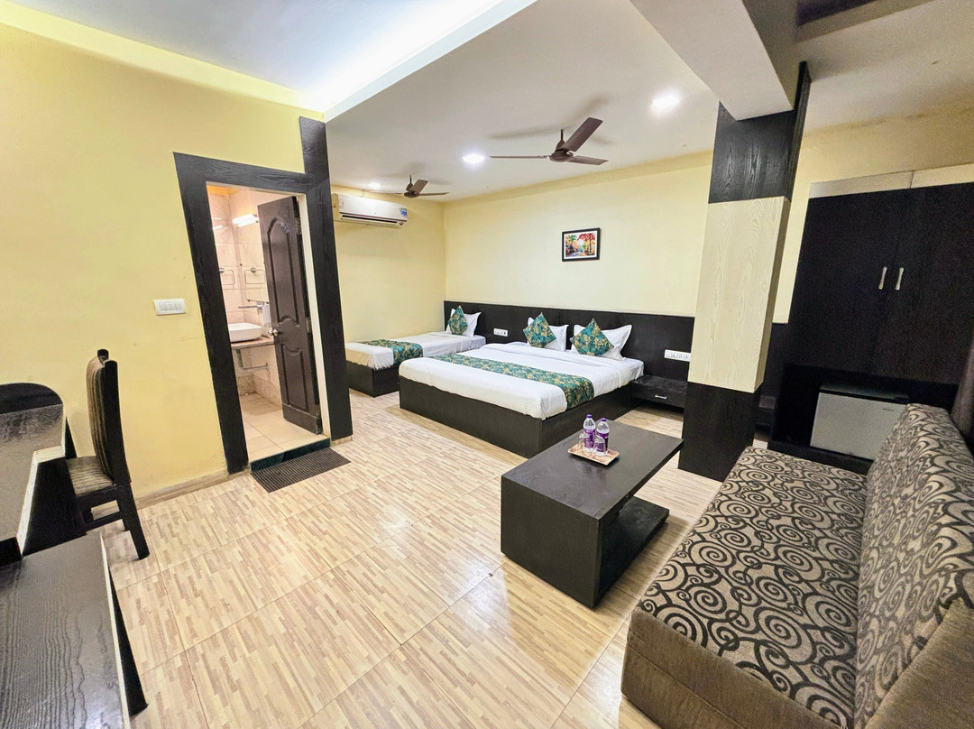 OYO 2155 Hotel Wardhman