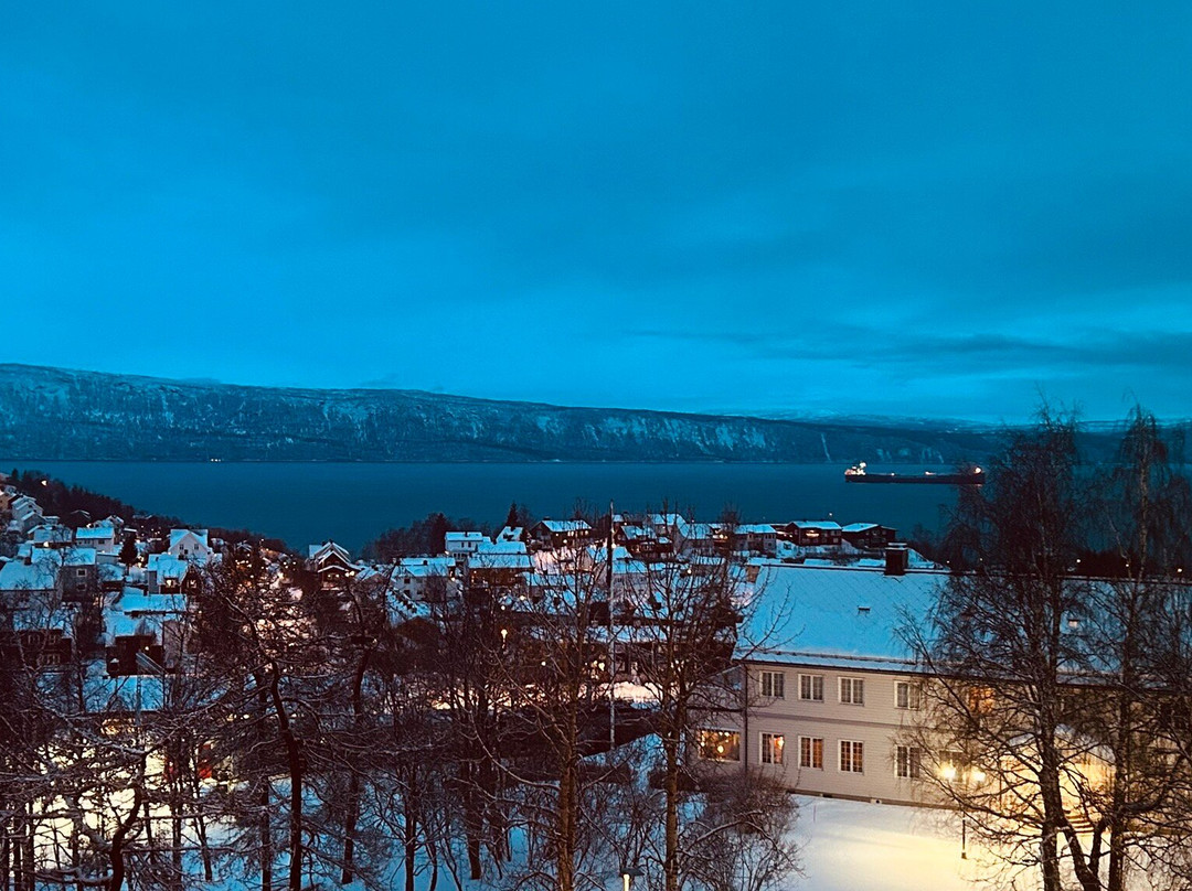 皇家品质酒店主图