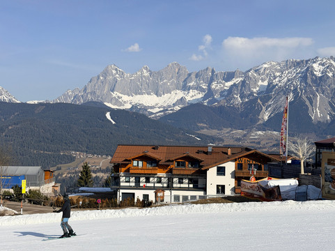 温特勒尔酒店主图