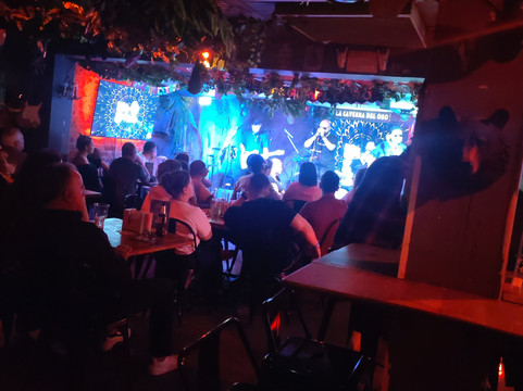 La Caverna del Oso Gastrobar