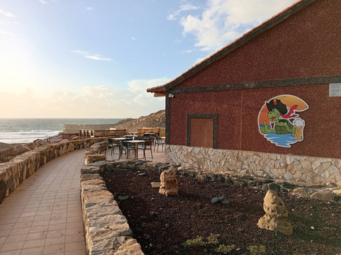 Caretta Beach La Pared