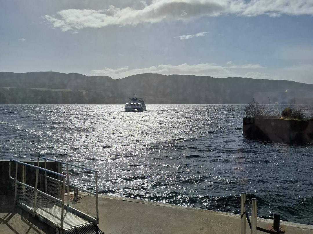 尼斯湖族人酒店主图