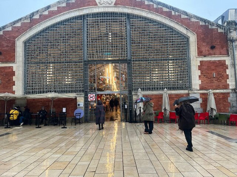 Mercado Les Halles-比亚里茨必去景点