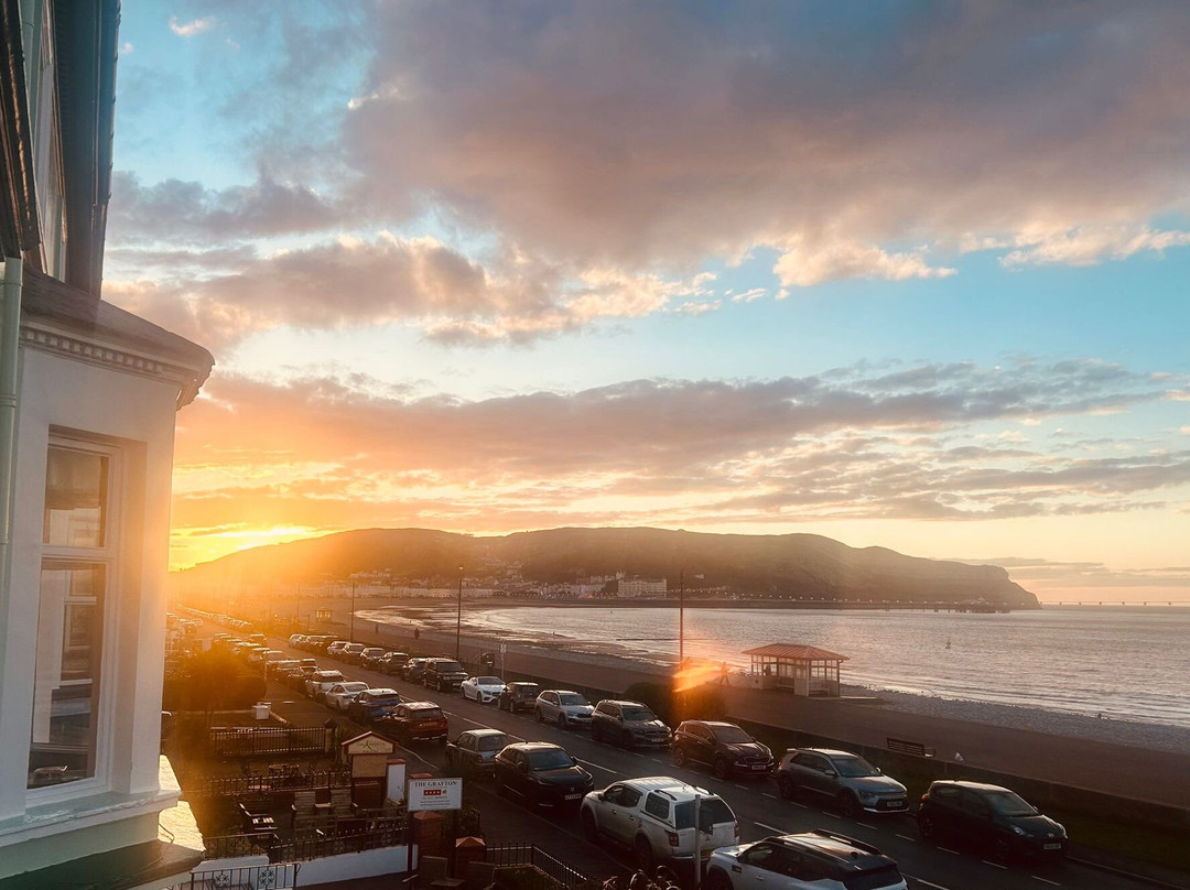 圣希拉里旅馆主图