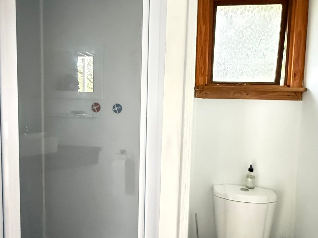 河马水滨山林小屋主图