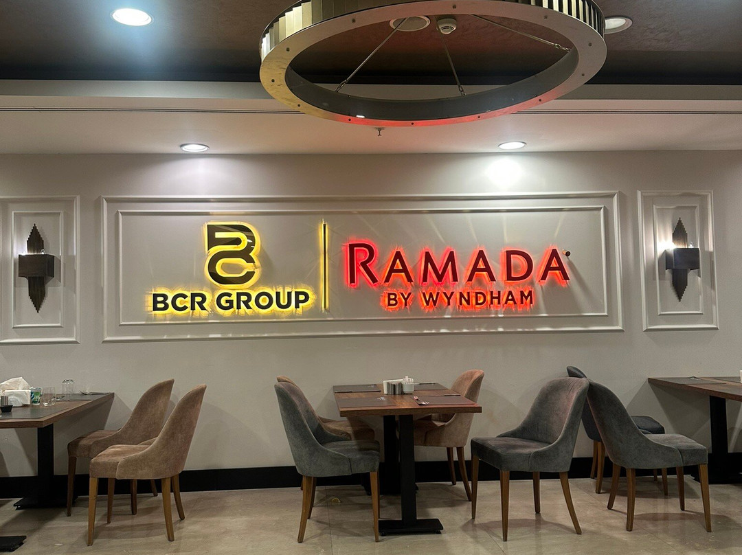 埃拉泽华美达酒店主图