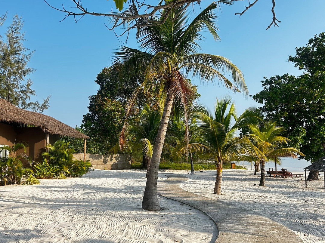 高龙秘密花园酒店主图