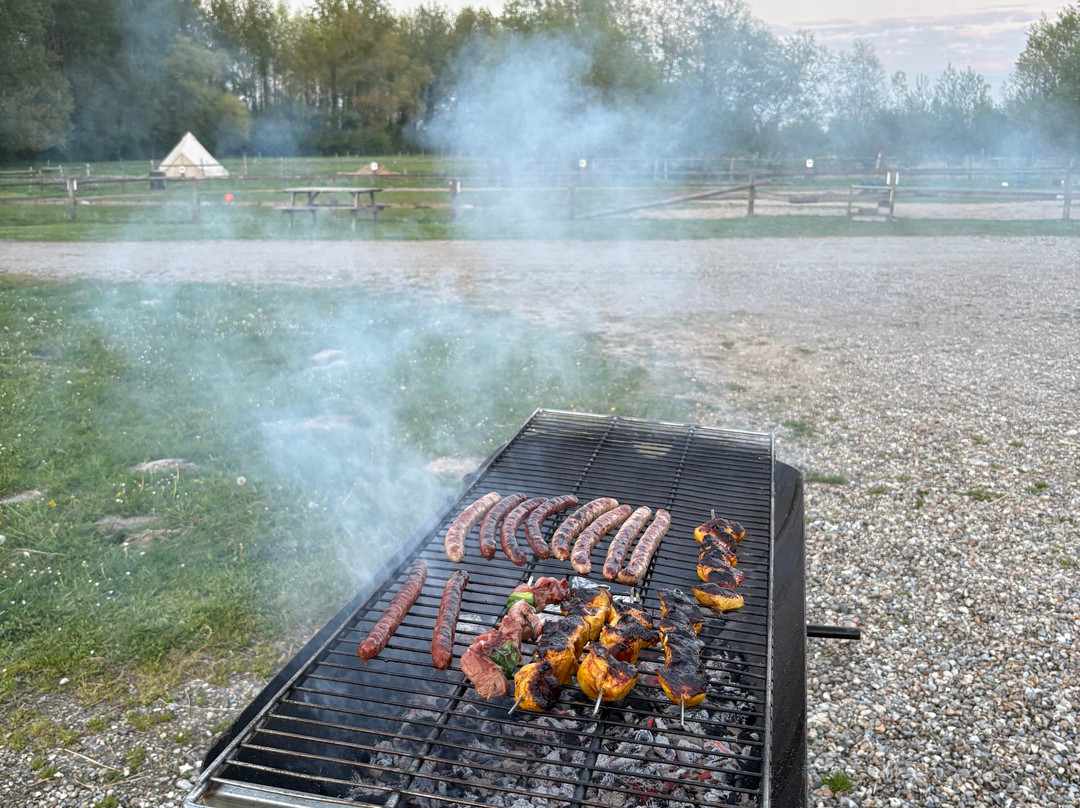 Espaces Equestres Henson-Saint-Quentin-en-Tourmont必去景点