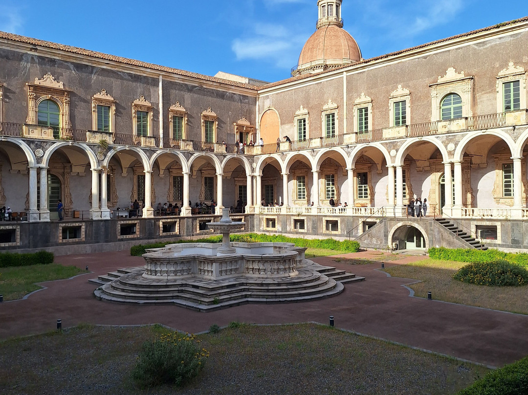 本笃会修道院-卡塔尼亚必去景点