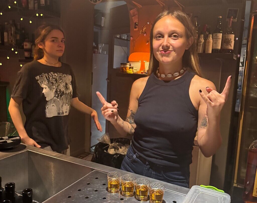 27 Bar