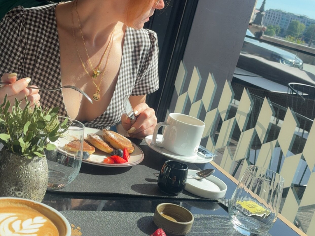 布达佩斯克拉克酒店主图