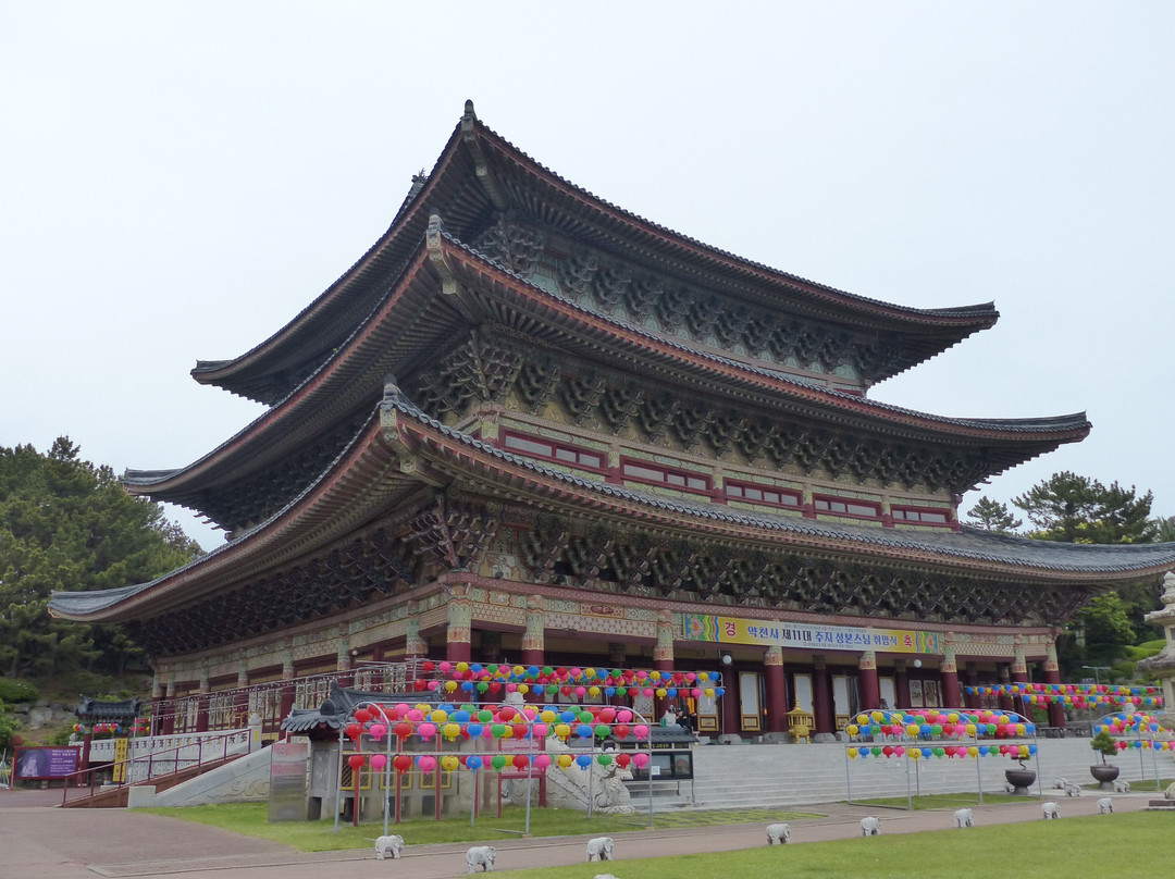 Yakcheonsa Temple-西归浦市必去景点