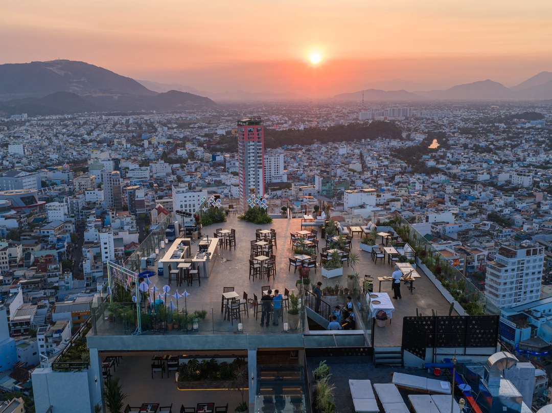 Lume Sky Dining & Bar