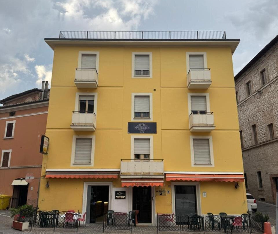 Serra Sant'Abbondio酒店住宿-Hotel Appennino