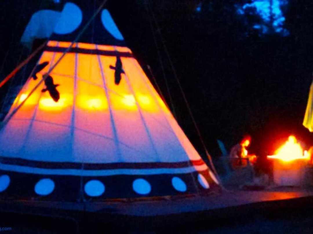 Sky Spirit -Luxury Glamping Tipi - Sleeps 2