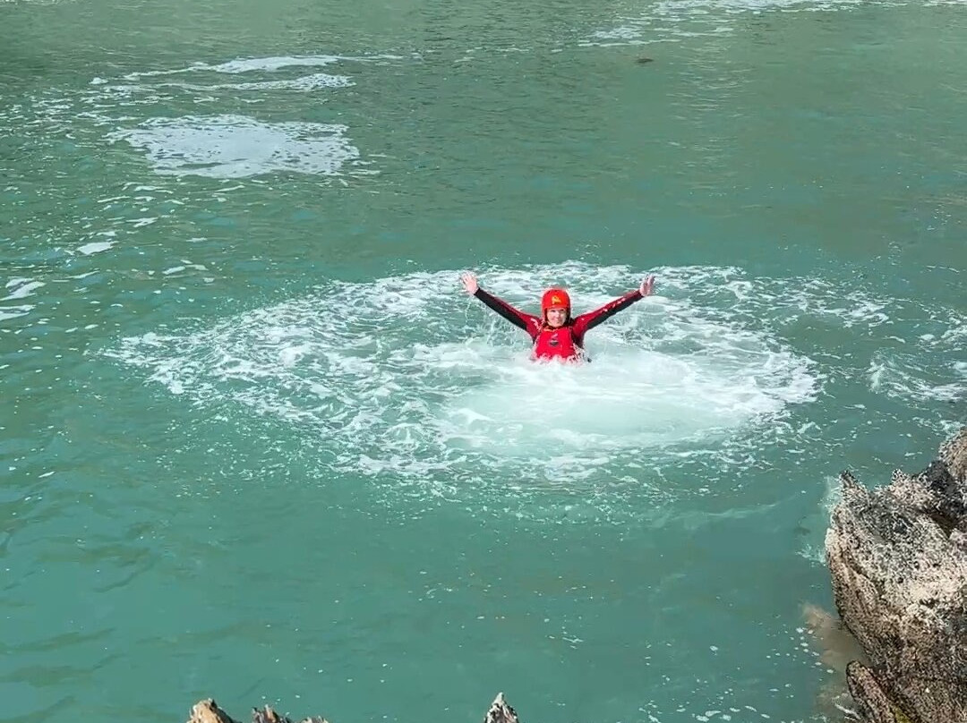 Adventure Bay Surf School-托波因特必去景点