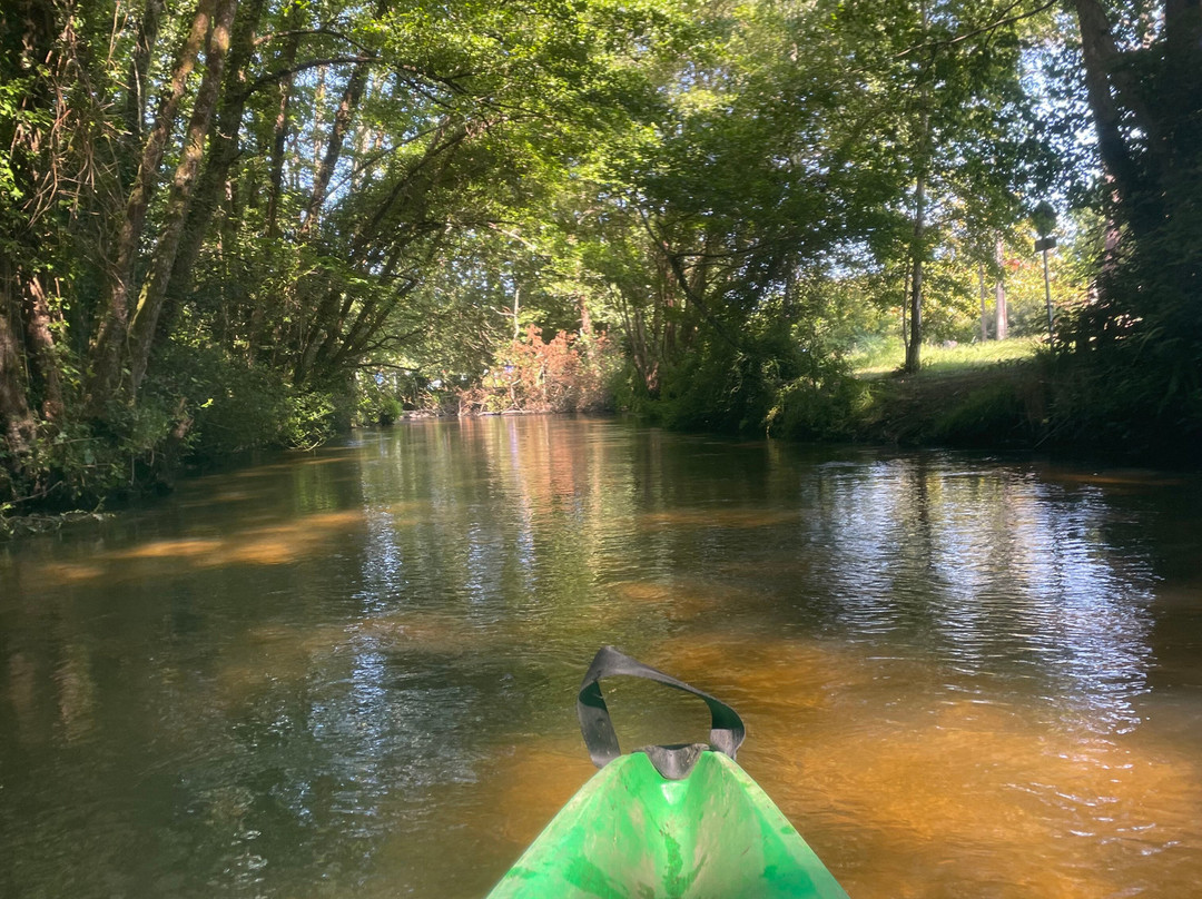 Canoe Surfing-Leon必去景点