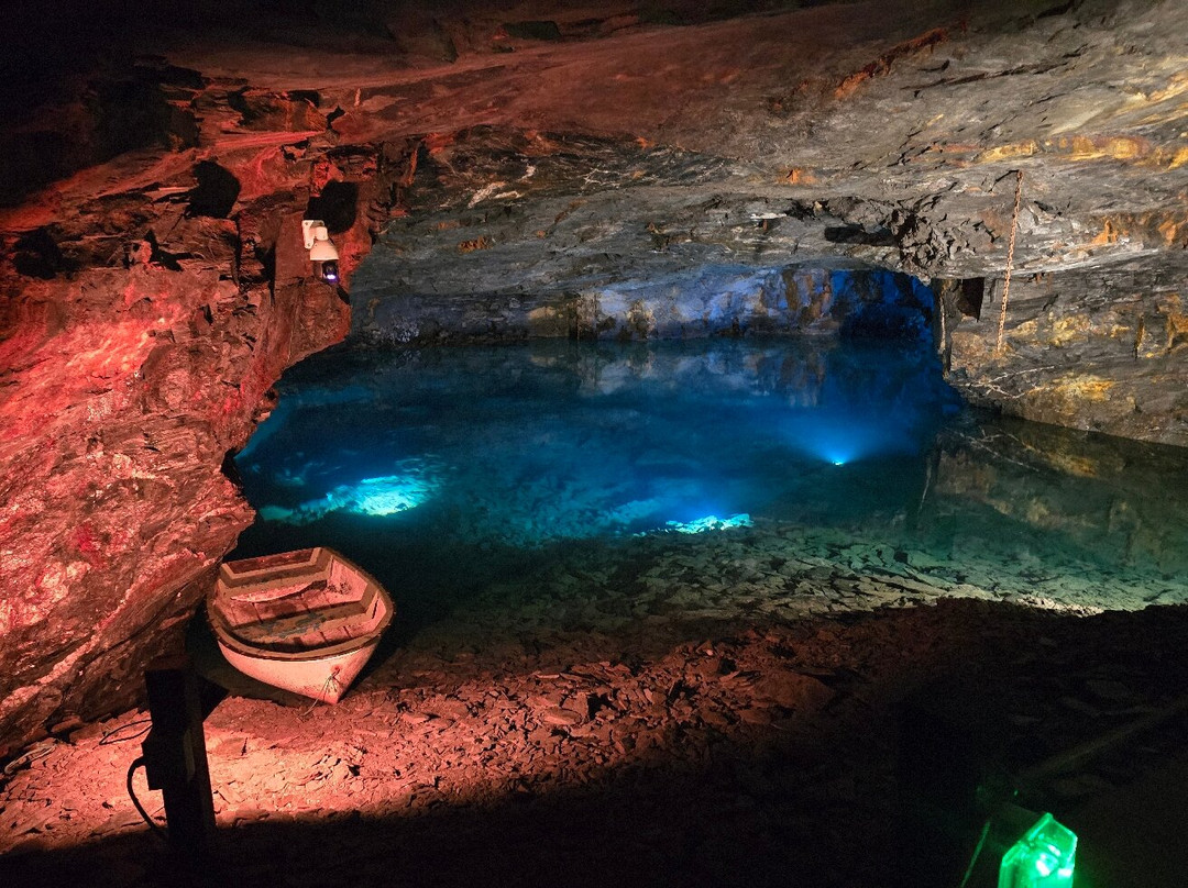 Carnglaze Caverns-利斯卡德必去景点