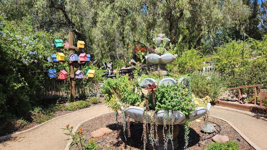 Alta Vista Botanical Gardens-维斯塔必去景点
