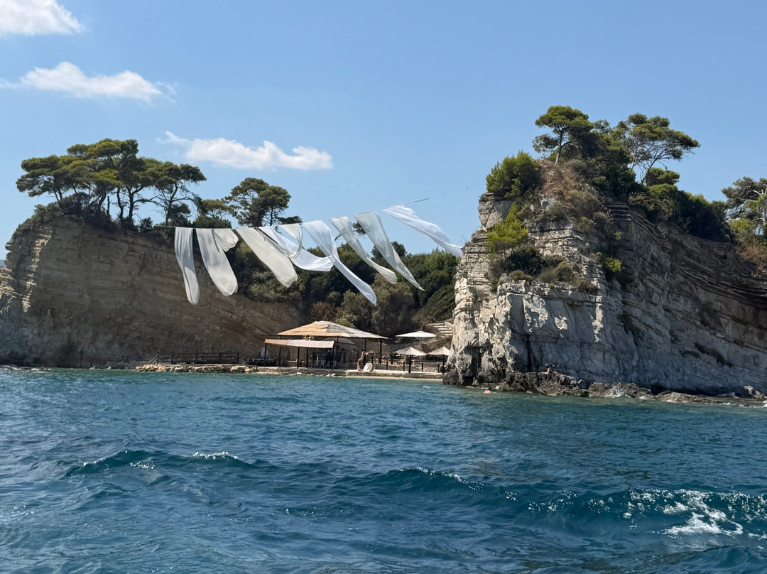 Fioro Boat Rentals-Agios Sostis必去景点