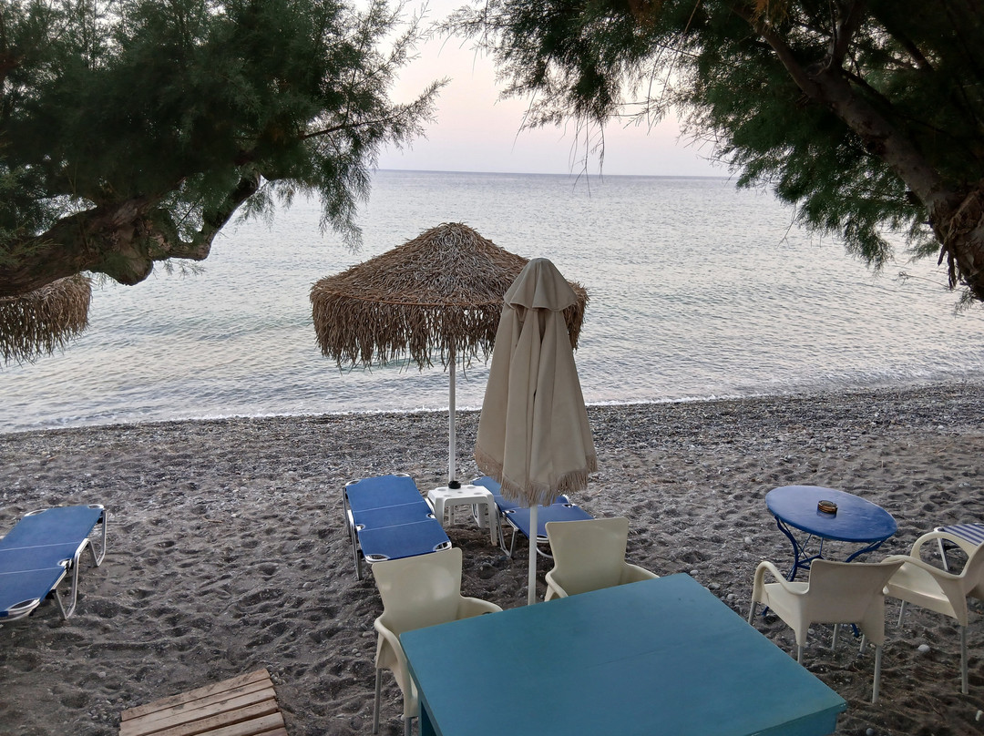 Big Blue Beach Bar & Apartments