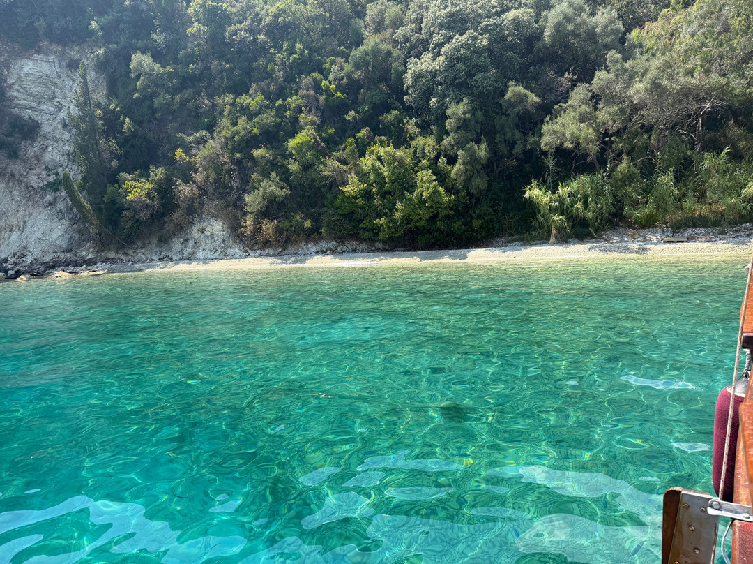 Papanikolis Cruise Boat-Nidri必去景点
