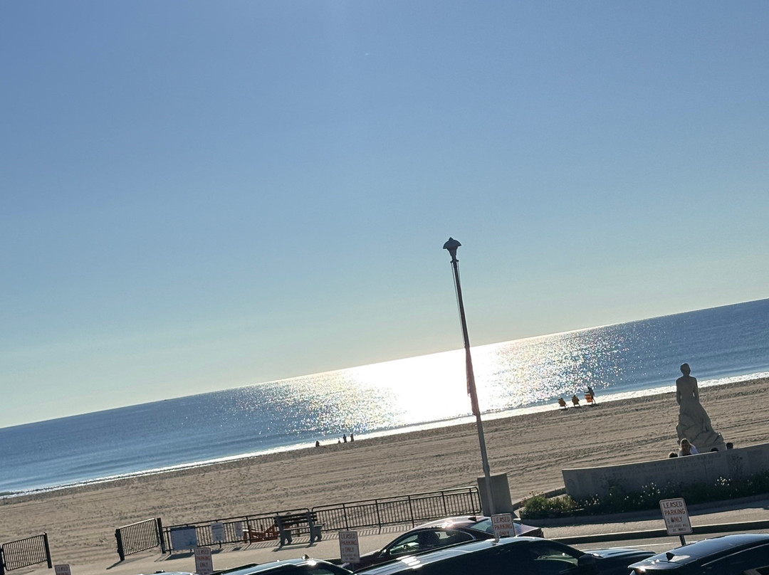 海边阿什沃斯酒店主图