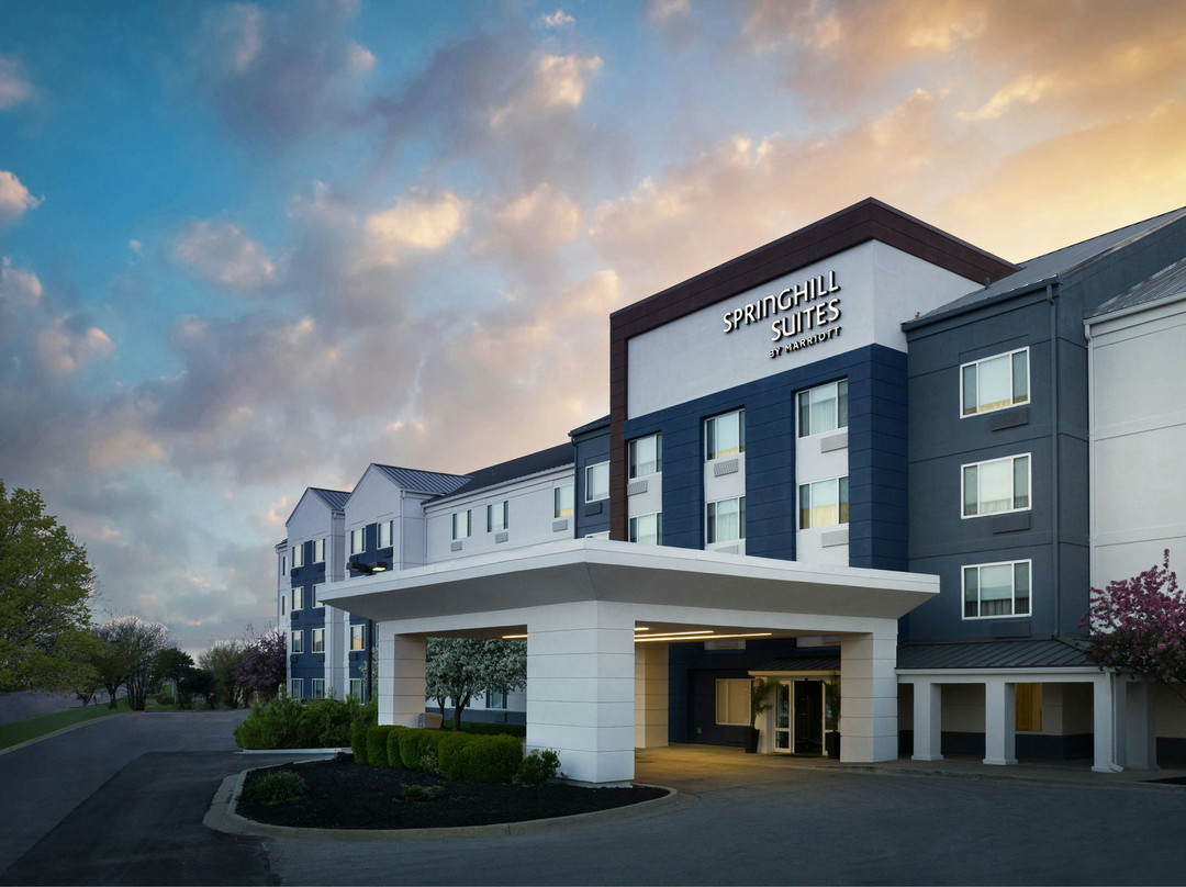 堪萨斯城奥佛兰公园万豪SpringHill酒店