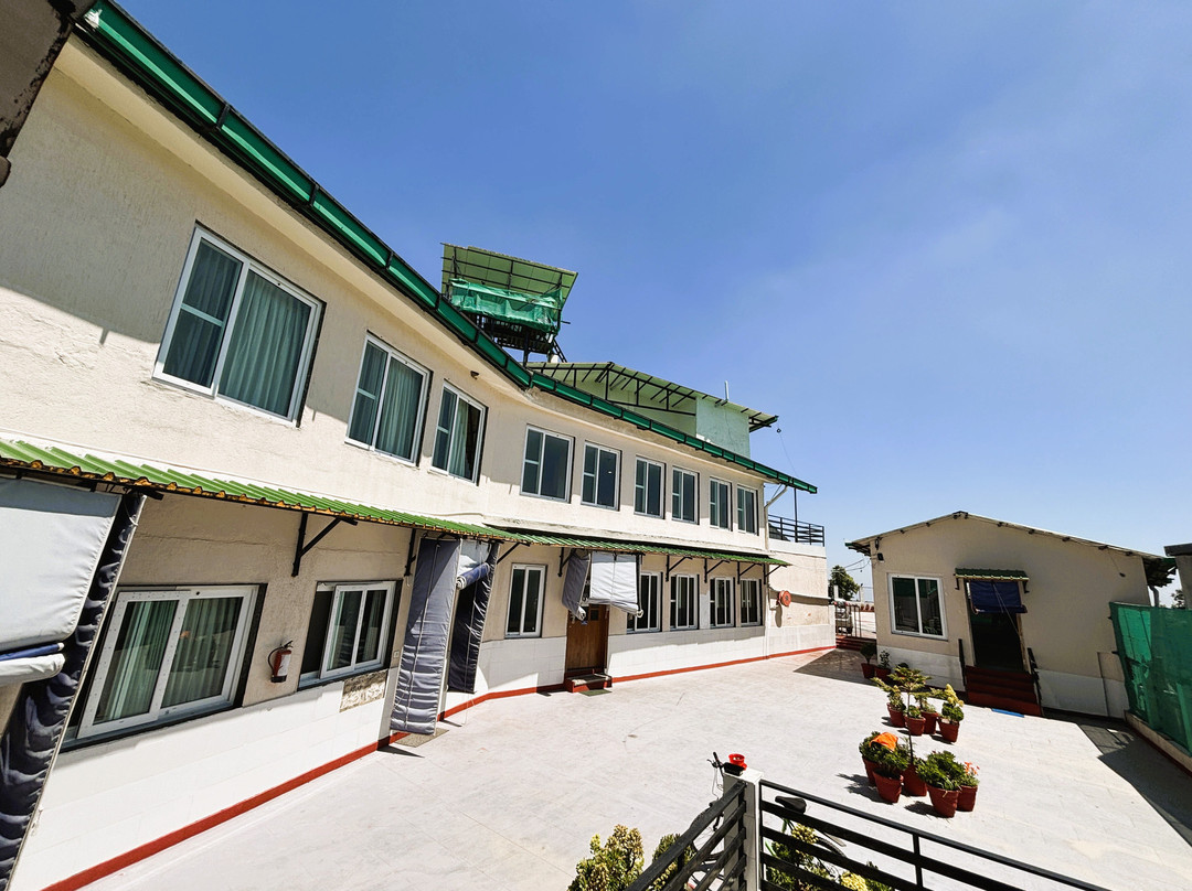 Pinnacle House Kanatal