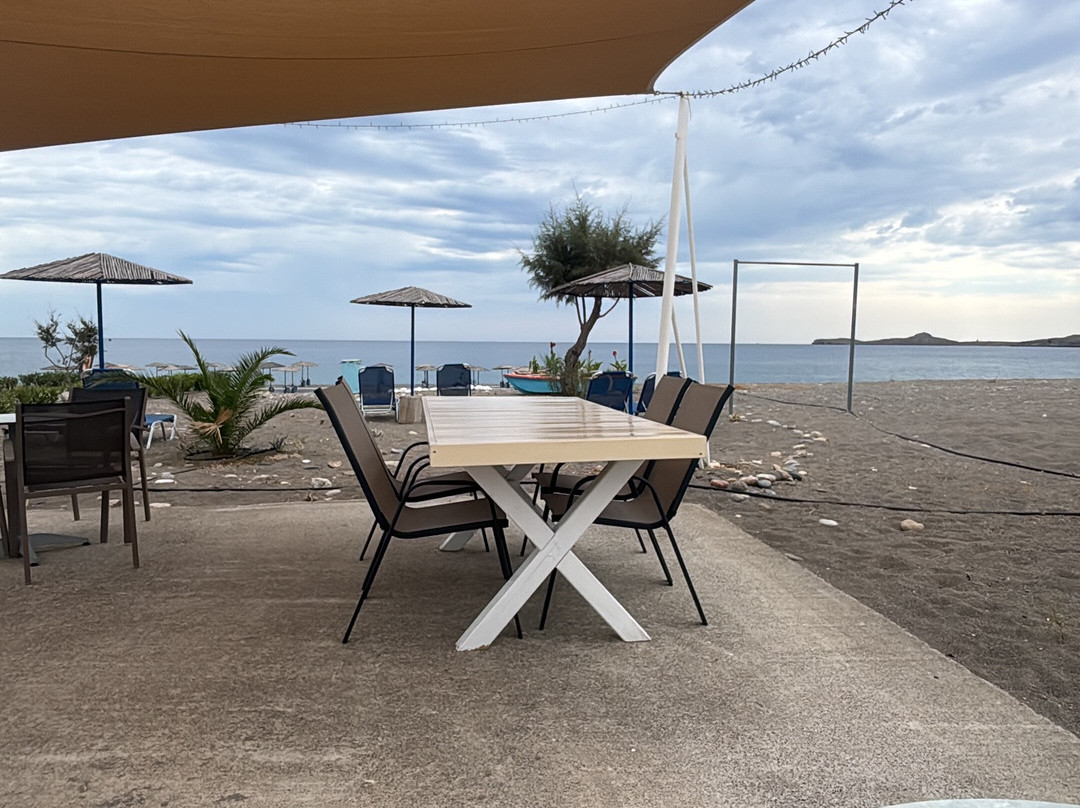 Ostria Beach Bar-Kalathos必去景点