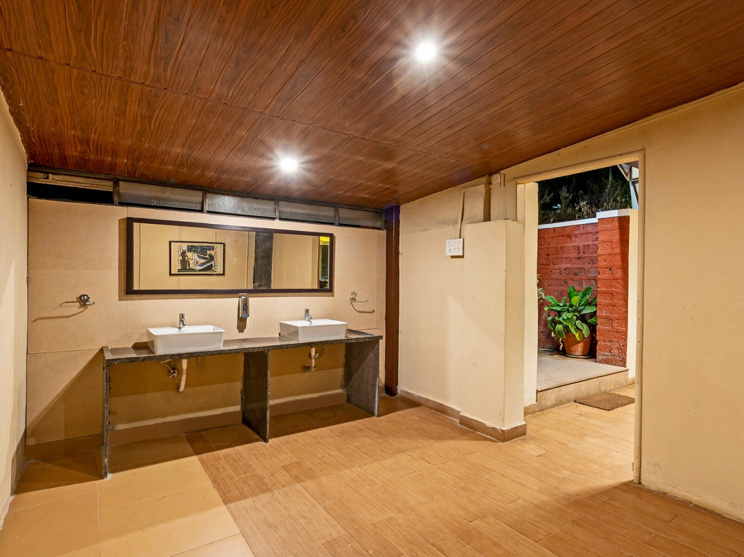 Hotel Hilltop By Fidato Hotels