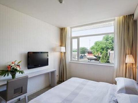 后海怡景酒店-客卧