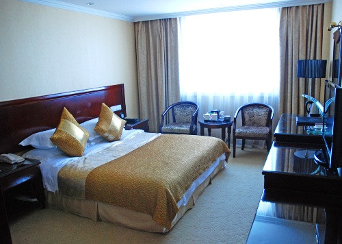 长信国际酒店主图