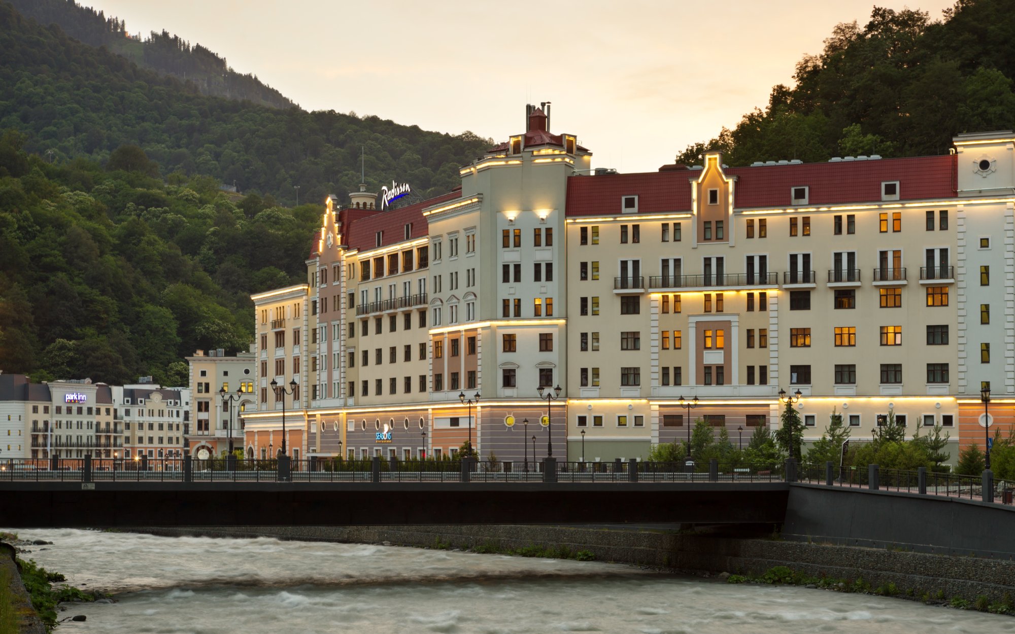 Radisson Hotel Rosa Khutor-官方