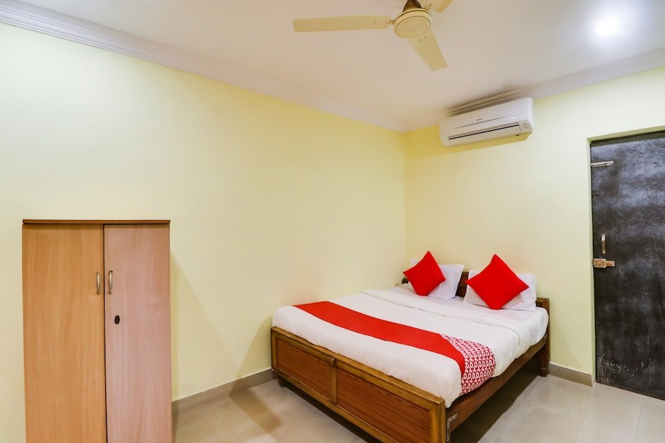 OYO 61862 Hotel Aditya