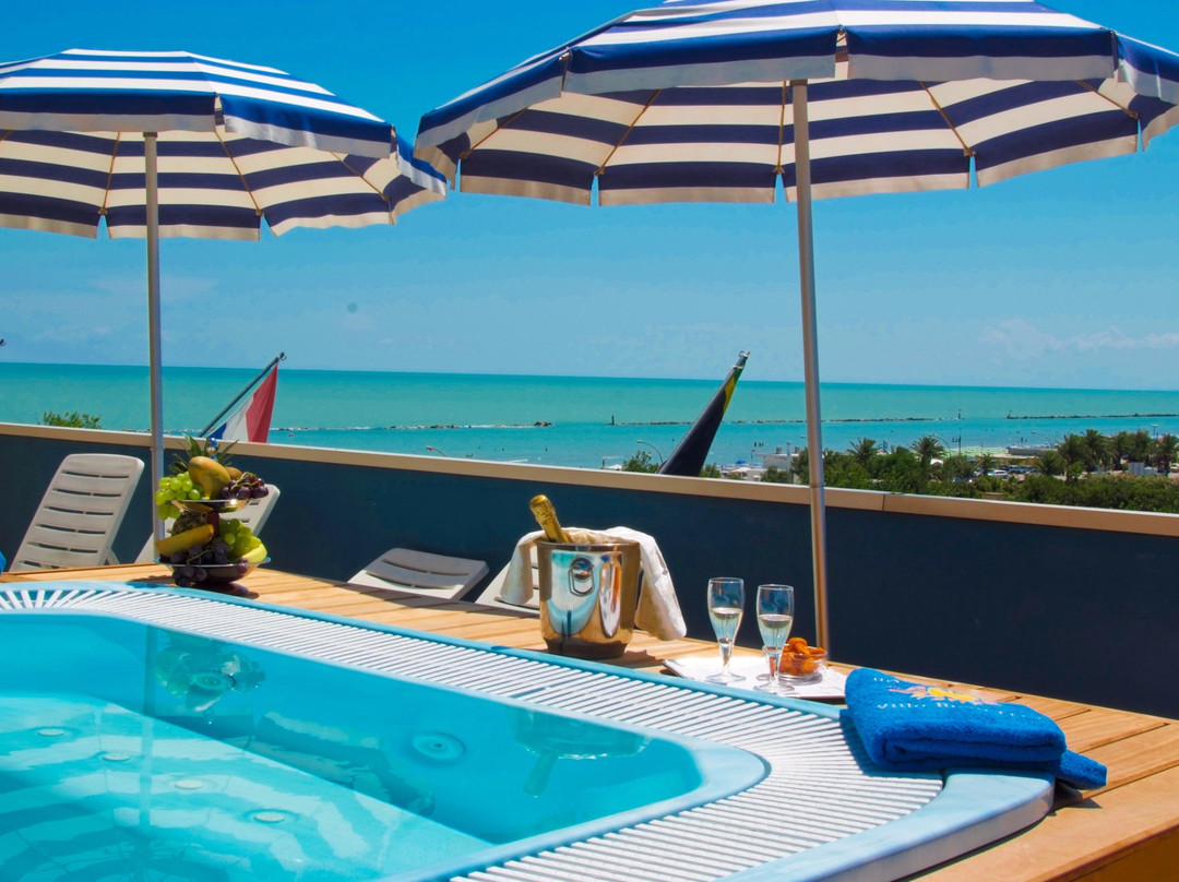Villa Rosa di Martinsicuro酒店住宿-Hotel Holiday