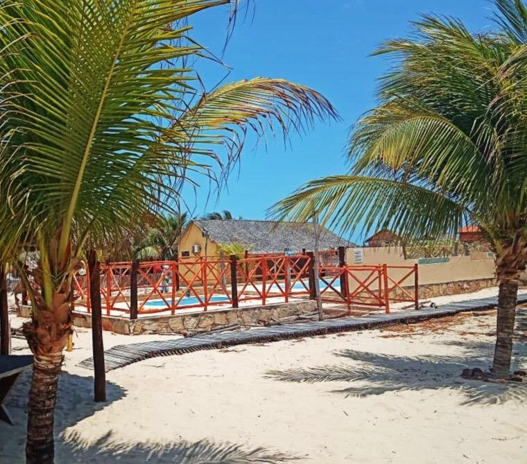 Emporium Chale's Maramar