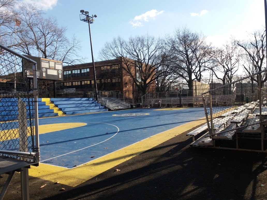 Maryknoll旅游景点-Holcombe Rucker Park