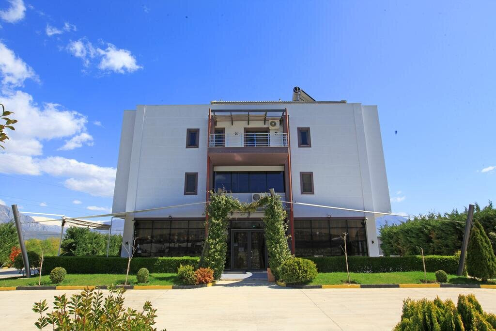 White Palace Hotel