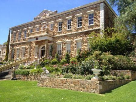 Be Consumed Tours-努里乌特帕必去景点