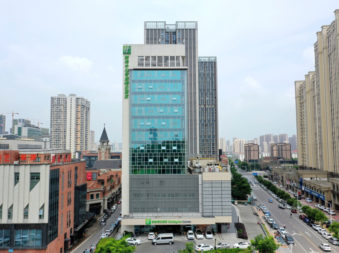 蚌埠中心智选假日酒店主图