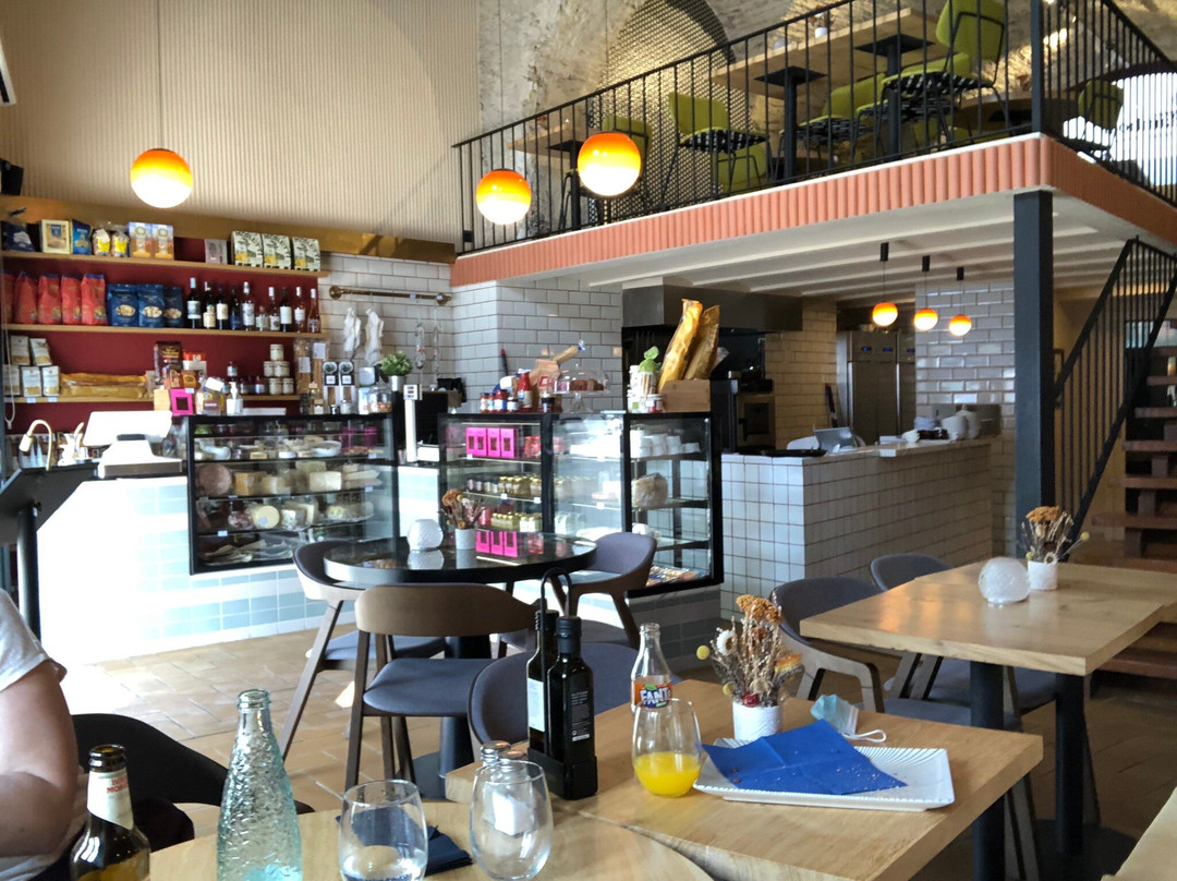 La Bambola Trattoria & Boutique